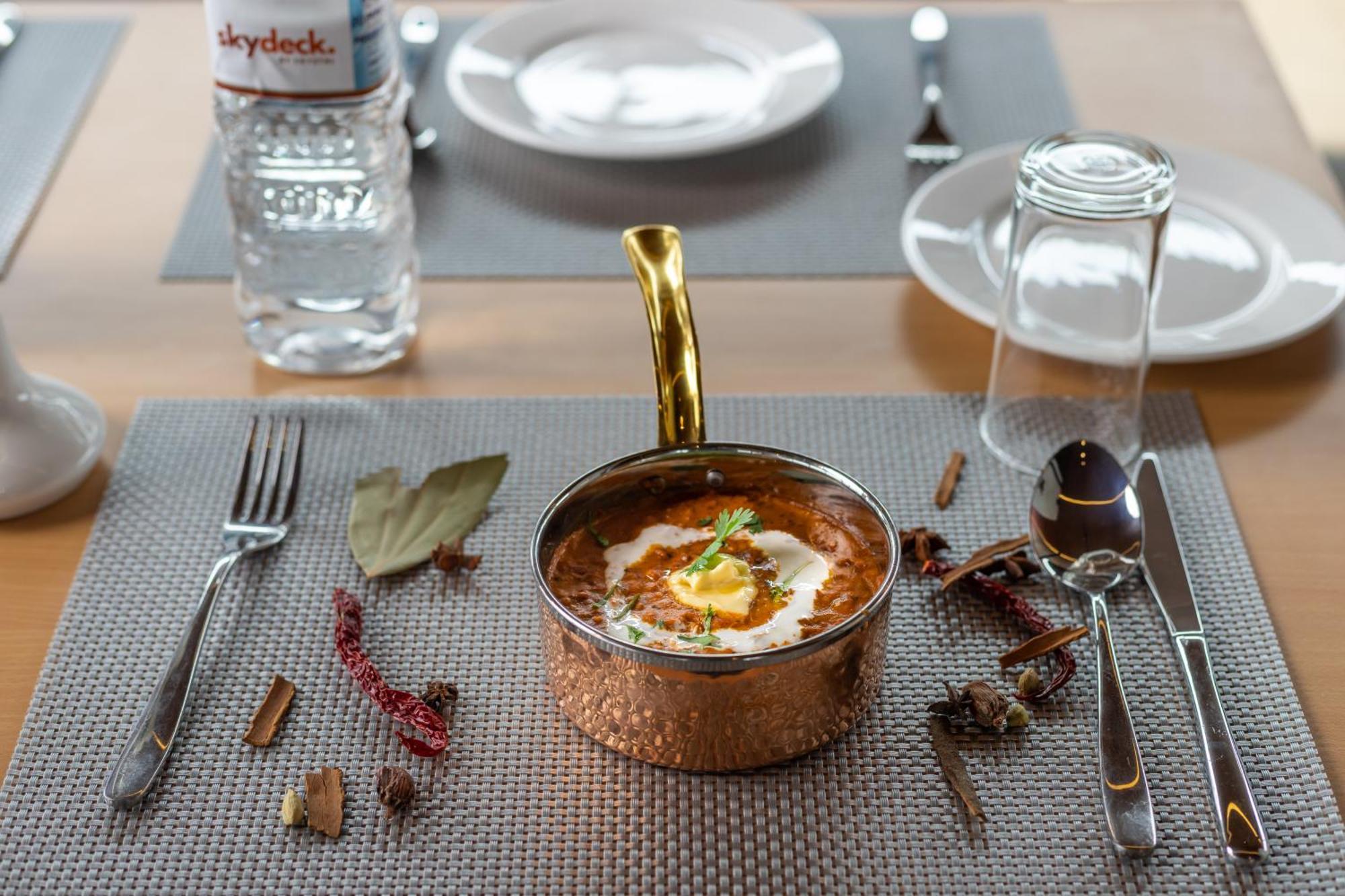 Hotel Crystal Pashupati Катманду Екстер'єр фото