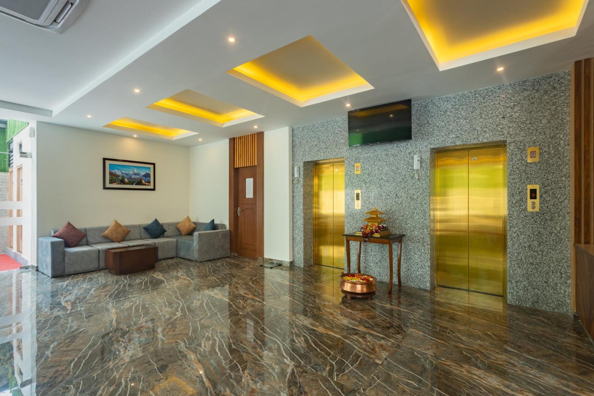 Hotel Crystal Pashupati Катманду Екстер'єр фото
