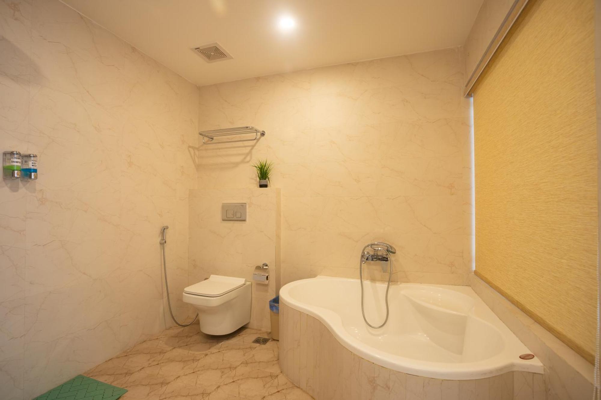 Hotel Crystal Pashupati Катманду Екстер'єр фото