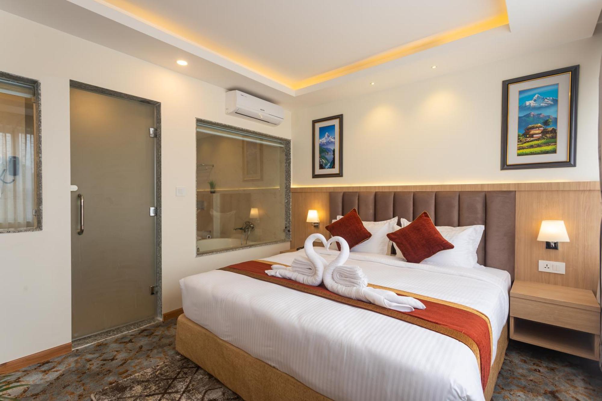 Hotel Crystal Pashupati Катманду Екстер'єр фото
