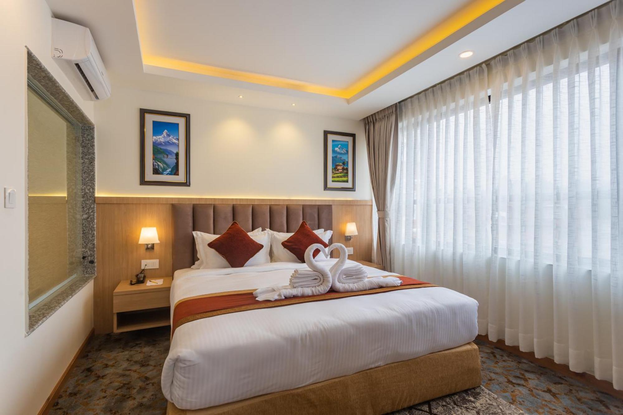 Hotel Crystal Pashupati Катманду Екстер'єр фото