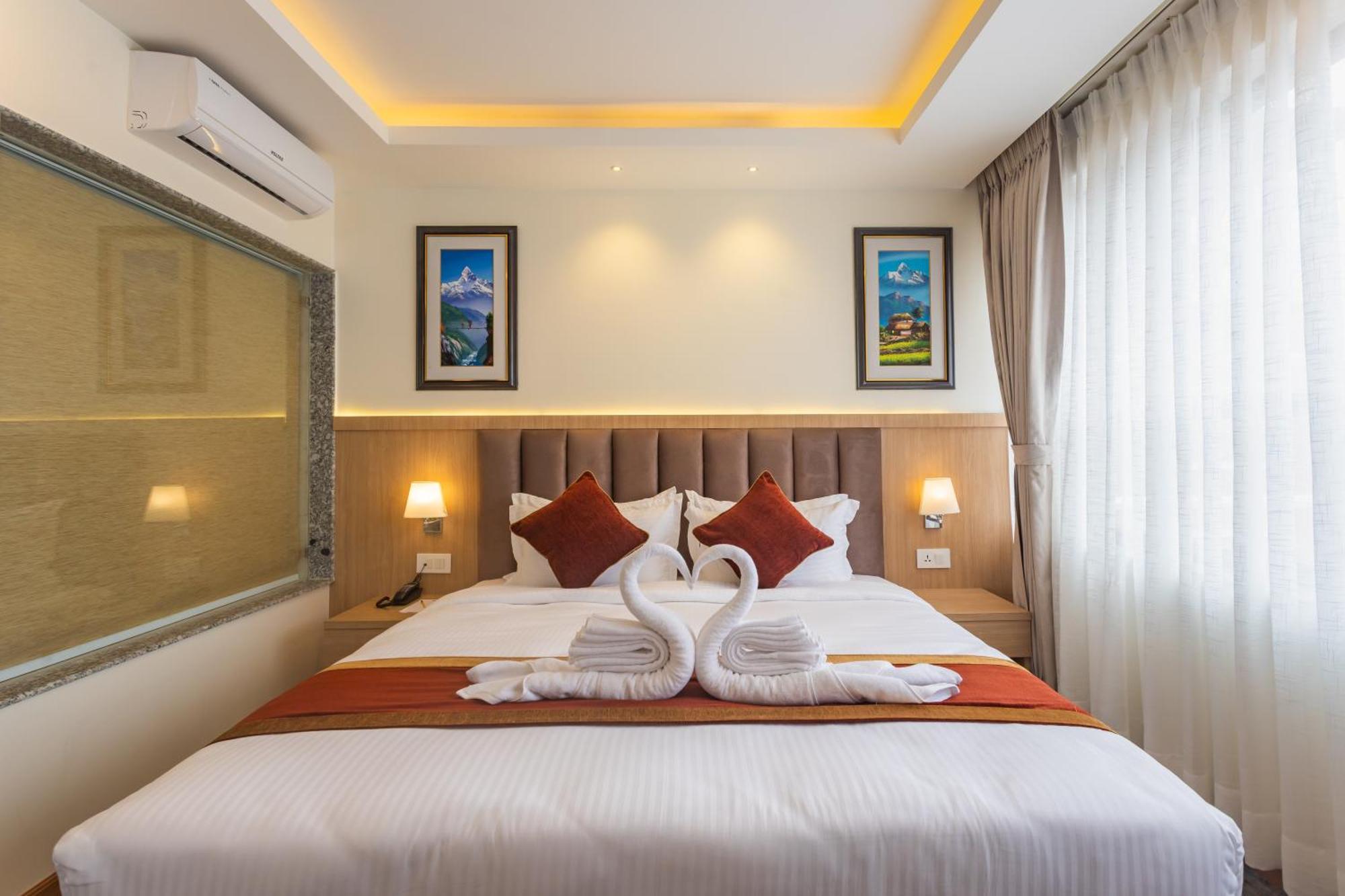 Hotel Crystal Pashupati Катманду Екстер'єр фото
