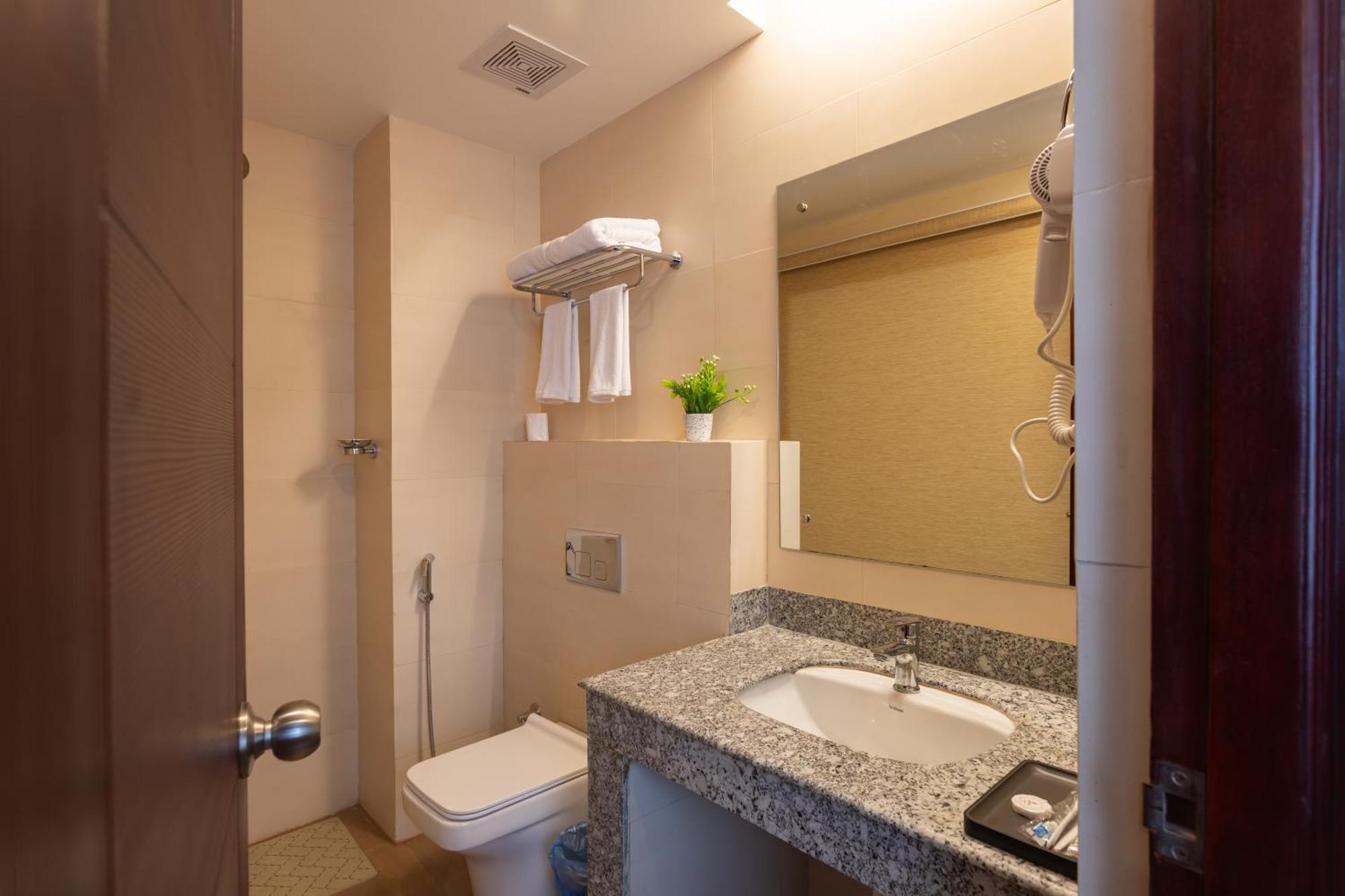 Hotel Crystal Pashupati Катманду Екстер'єр фото