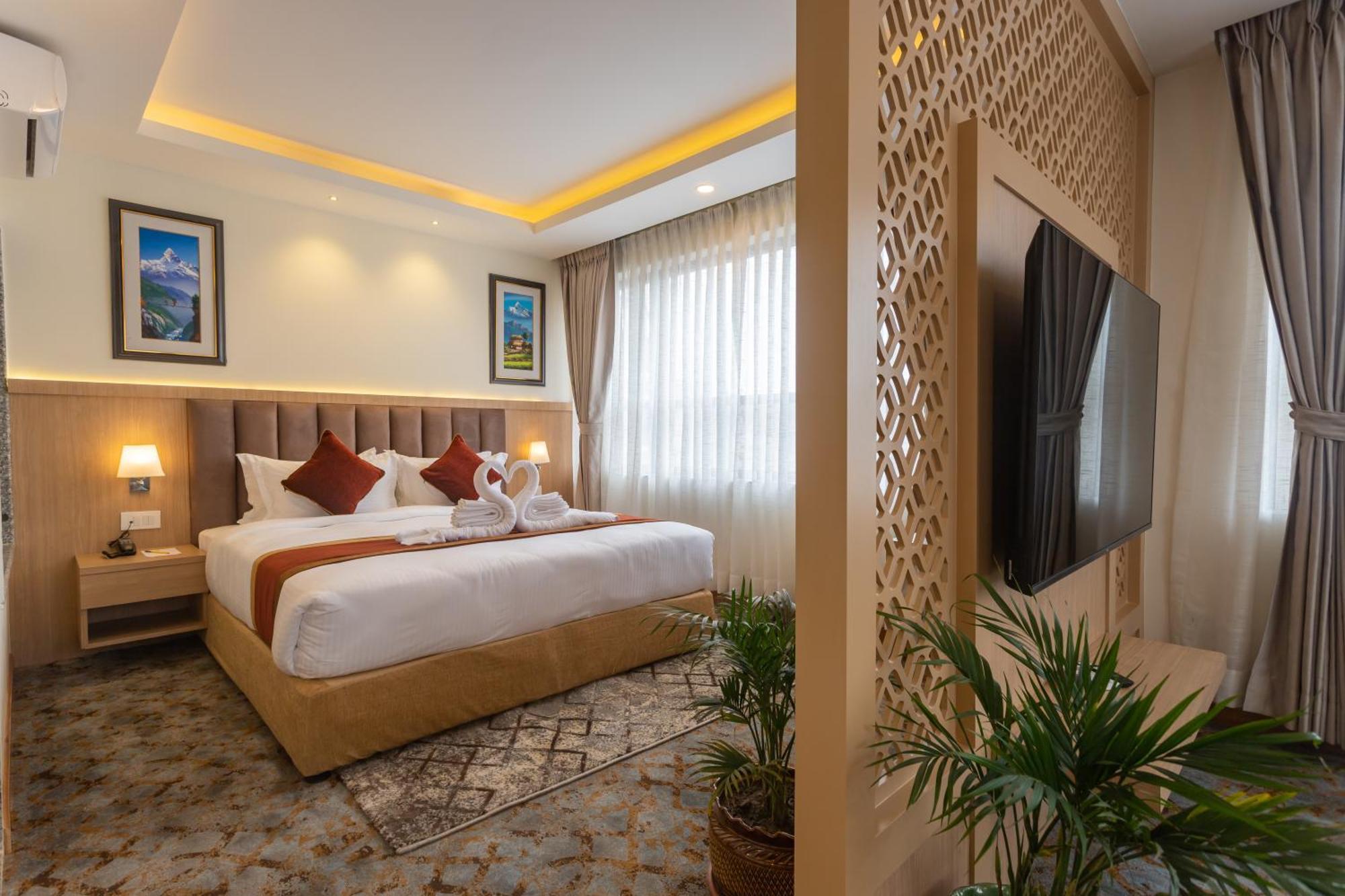 Hotel Crystal Pashupati Катманду Екстер'єр фото