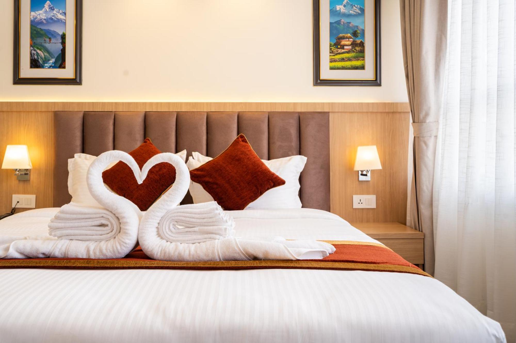 Hotel Crystal Pashupati Катманду Екстер'єр фото