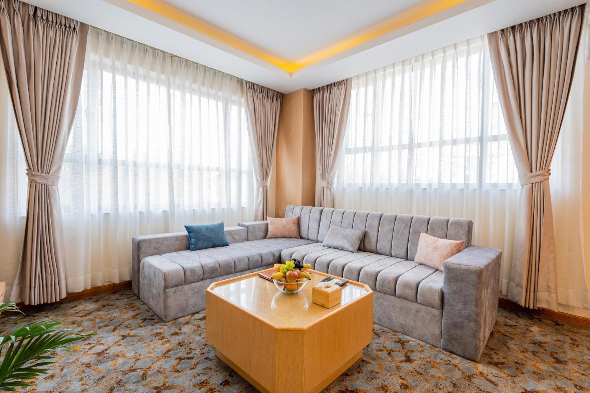 Hotel Crystal Pashupati Катманду Екстер'єр фото
