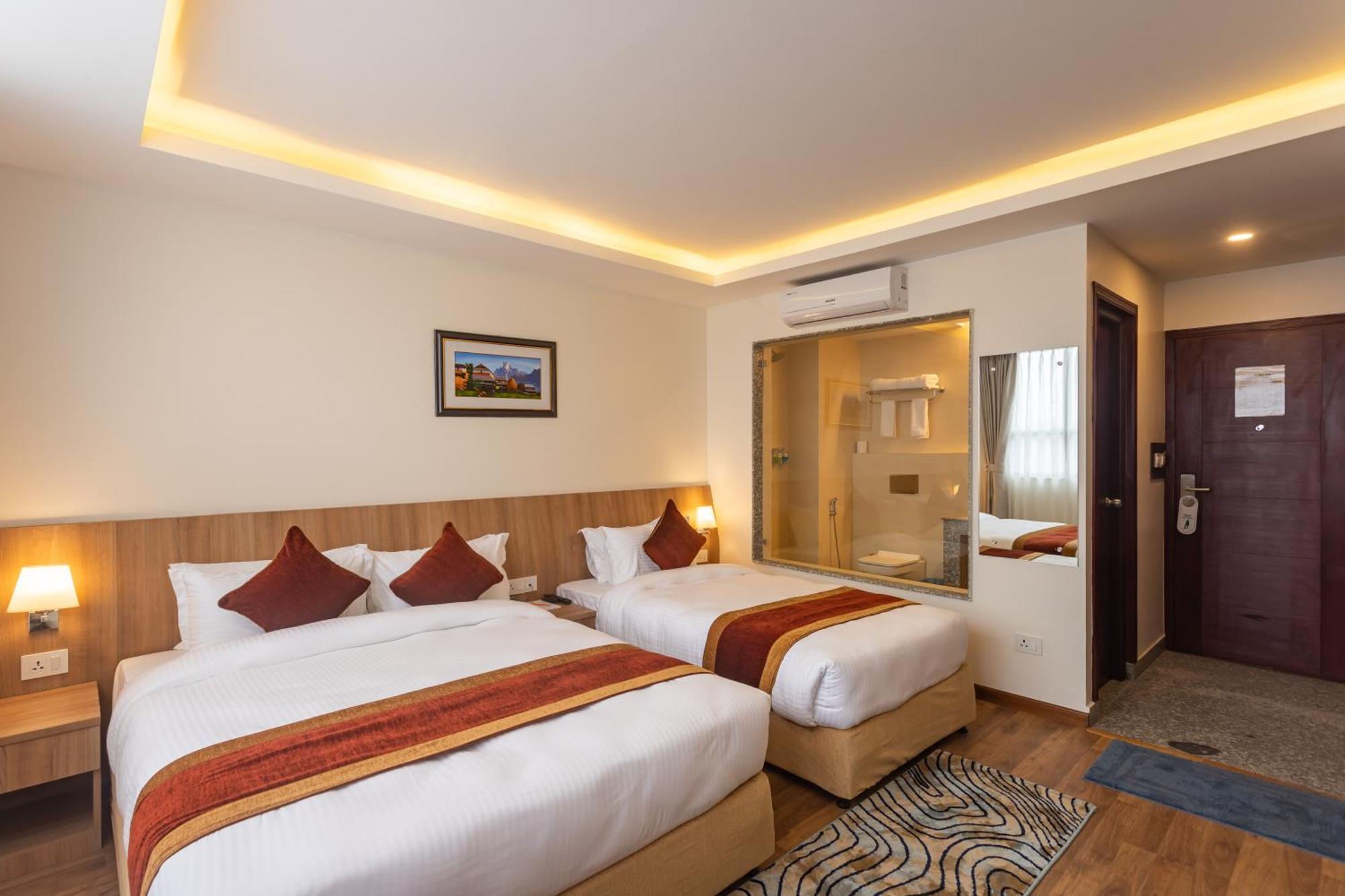 Hotel Crystal Pashupati Катманду Екстер'єр фото
