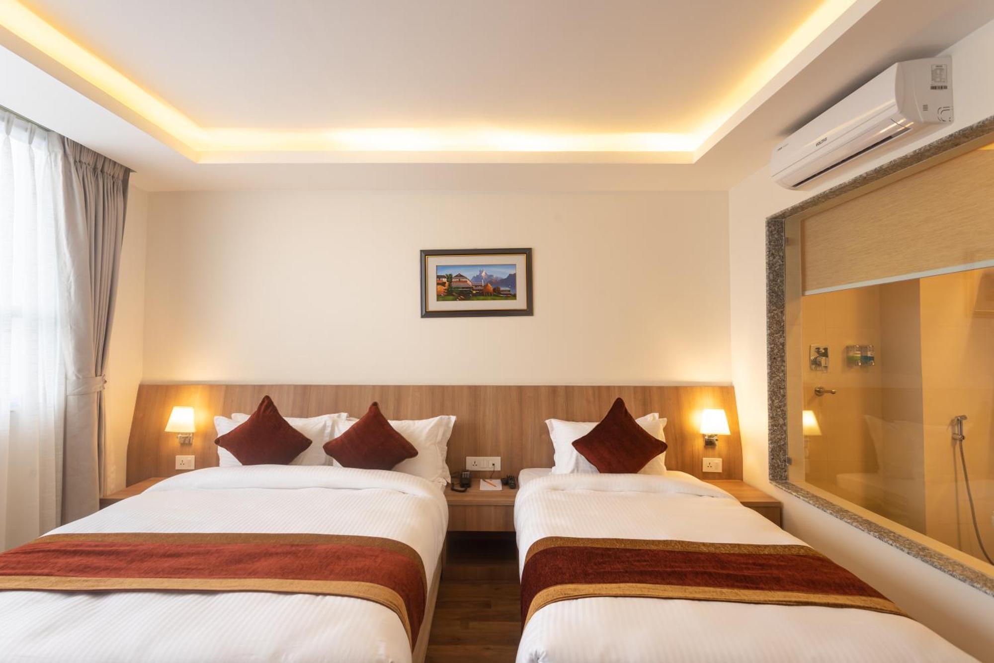 Hotel Crystal Pashupati Катманду Екстер'єр фото